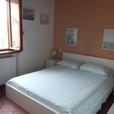 Casa Vacanze Orsi Лука Екстериор снимка