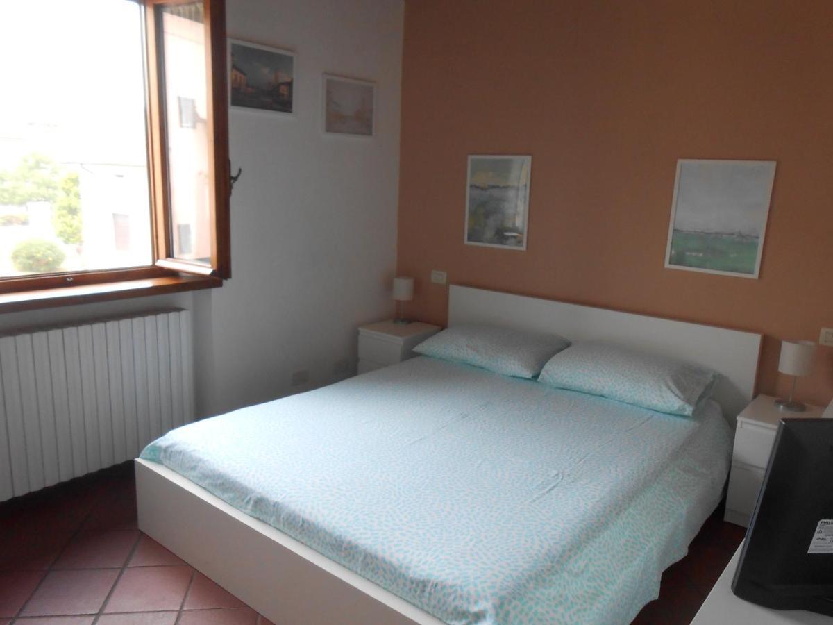 Casa Vacanze Orsi Лука Екстериор снимка