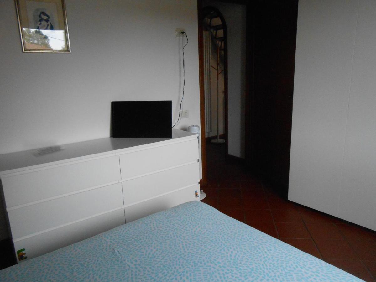 Casa Vacanze Orsi Лука Екстериор снимка