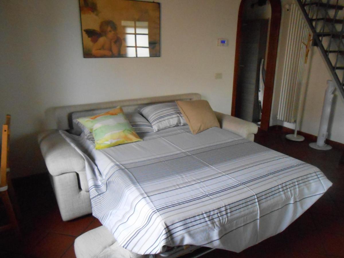 Casa Vacanze Orsi Лука Екстериор снимка