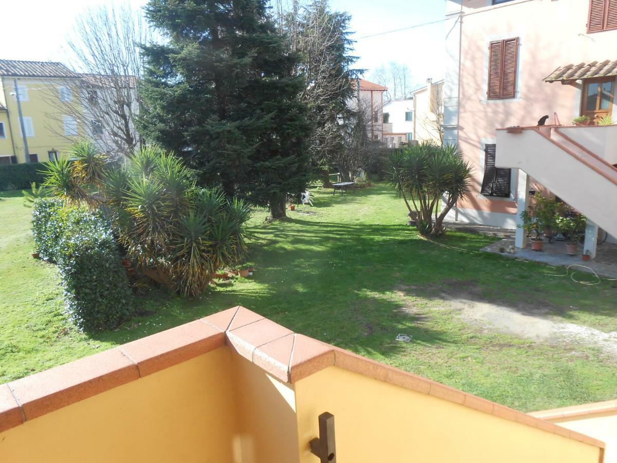 Casa Vacanze Orsi Лука Екстериор снимка