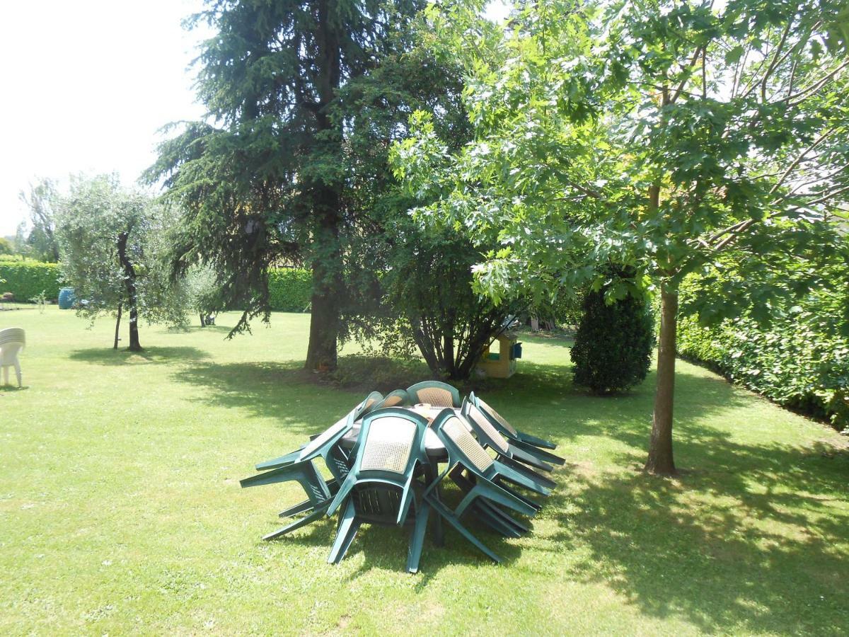 Casa Vacanze Orsi Лука Екстериор снимка