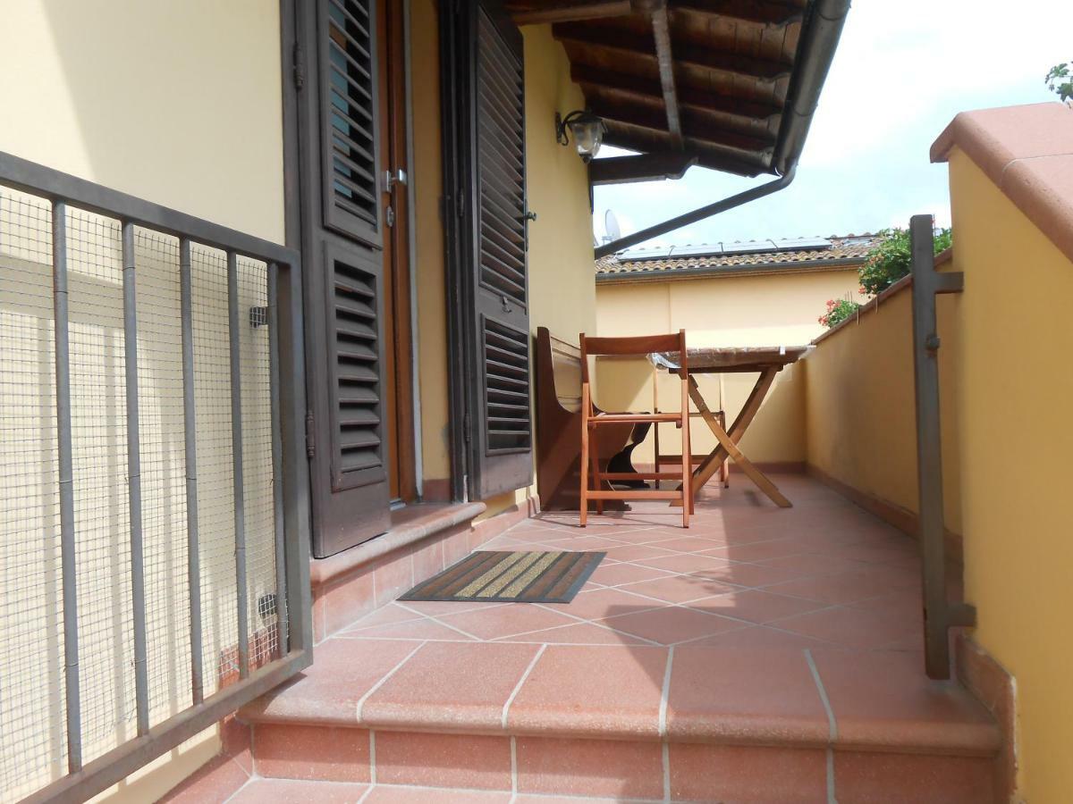 Casa Vacanze Orsi Лука Екстериор снимка